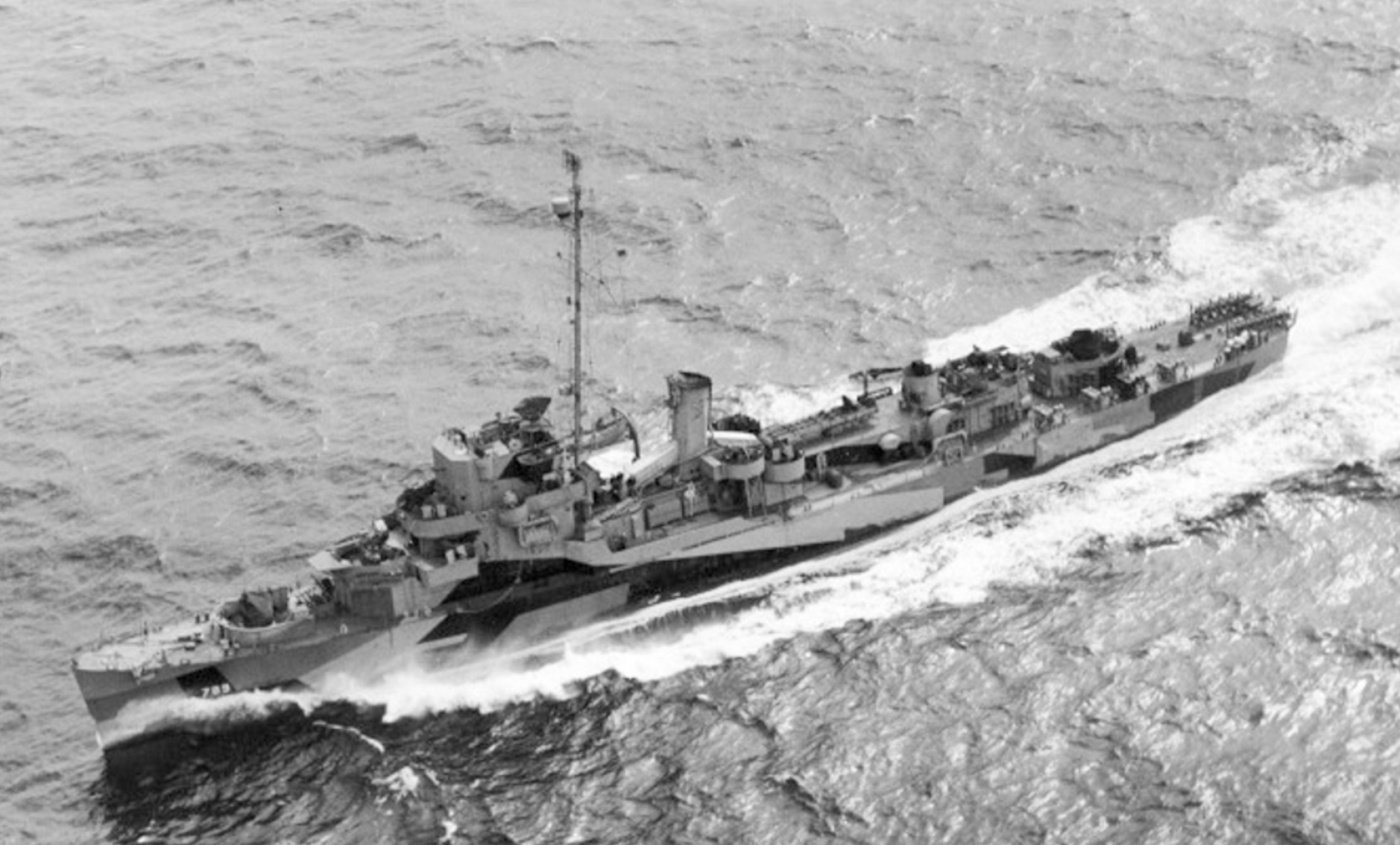 Destroyer ship Tatum underway